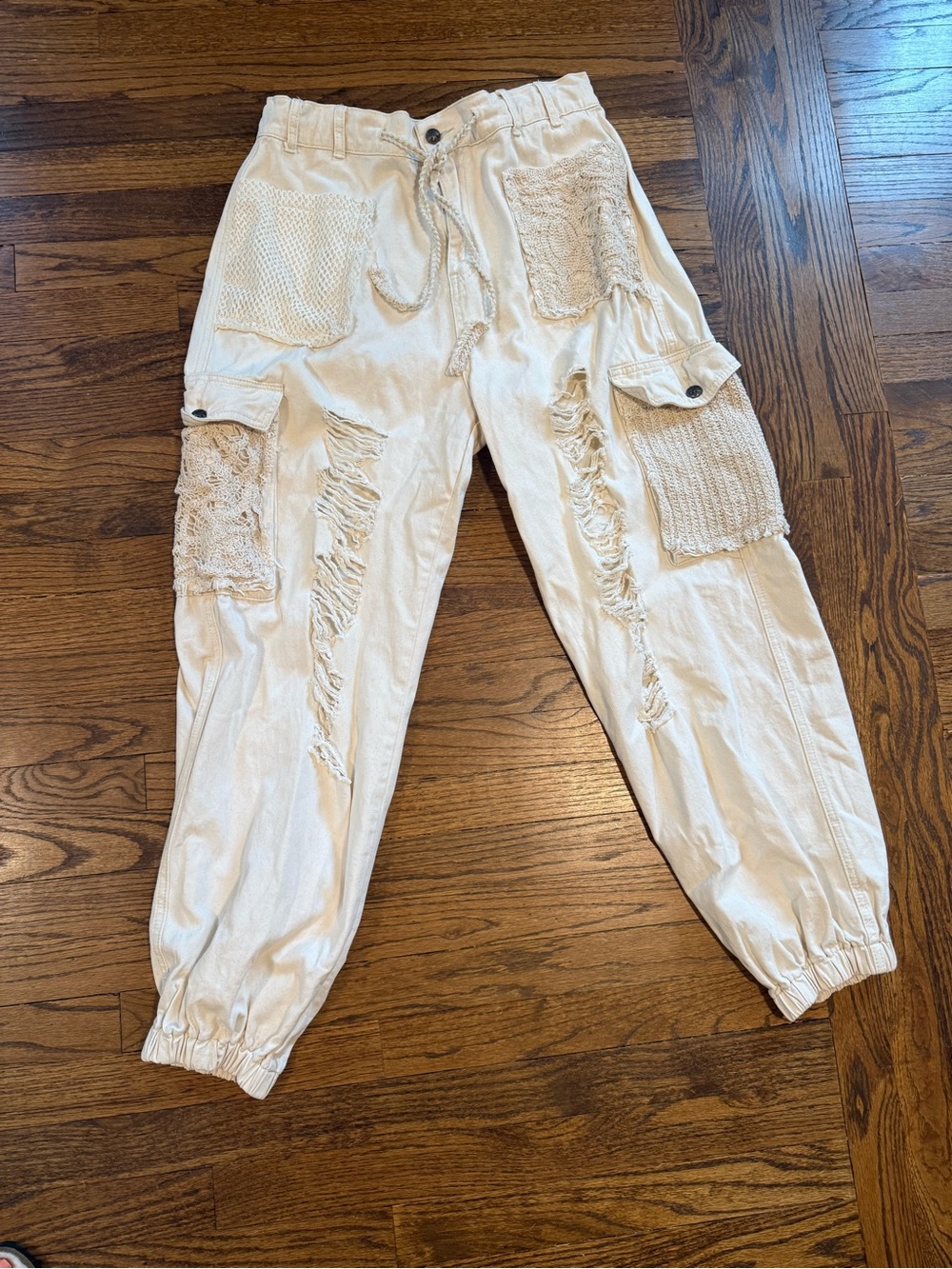 POL NWOT Cream Beige Cargo Pants Size L